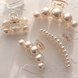 Zara 4 Pearl Hair Clips